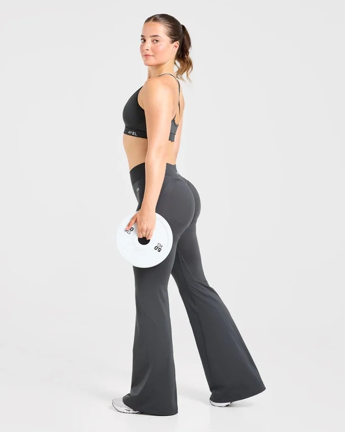 Adapt Seamless Flared Leggings