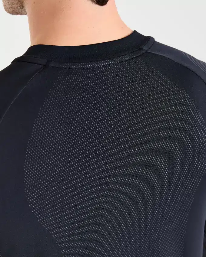 Attain Seamless Long Sleeve T Shirt