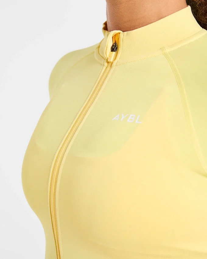 Enhance Seamless Jacket