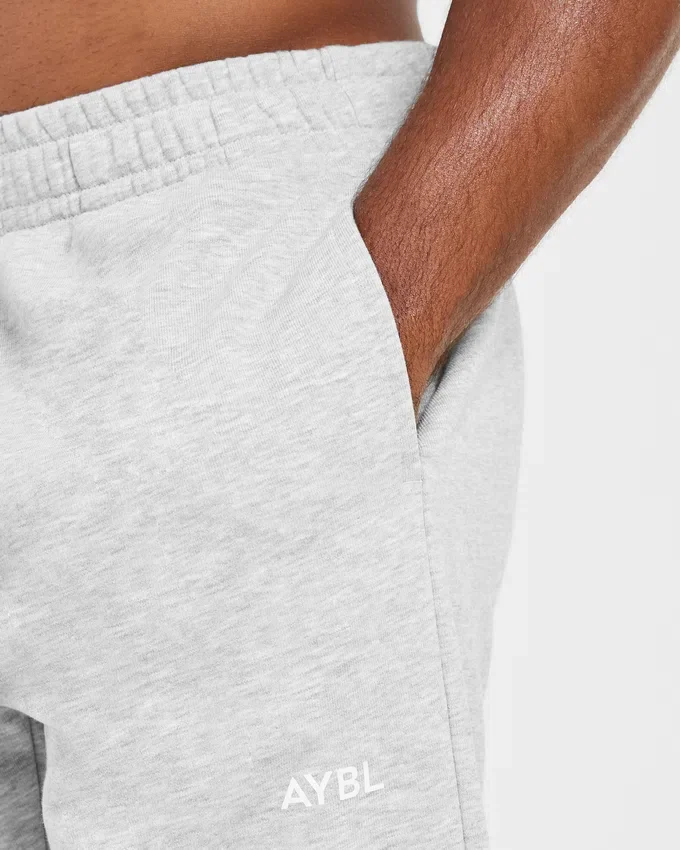Essential Lightweight 7" Shorts